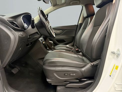 Used 2022 Buick Encore Preferred w/ Safety Package AWD/4WD image 11