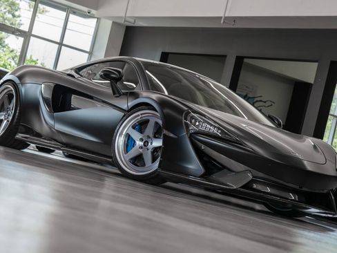 Used 2017 McLaren 570S RWD image 4