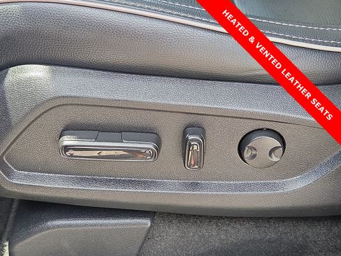 Used 2023 Honda Pilot Elite image 16