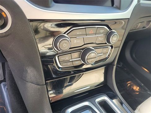 Used 2023 Chrysler 300 Touring L w/ Popular Equipment Group image 25