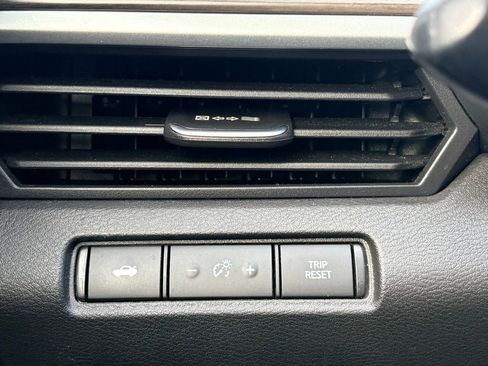 Used 2024 Nissan Altima 2.5 SV image 21