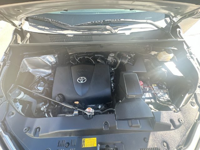 Used 2019 Toyota Highlander XLE AWD/4WD image 28