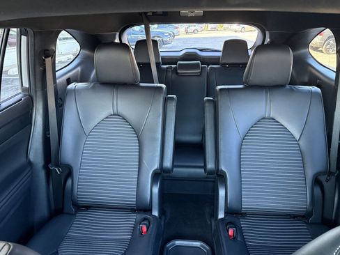 Used 2024 Toyota Highlander XSE image 41
