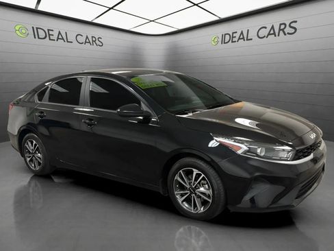 Used 2023 Kia Forte LXS FWD image 3