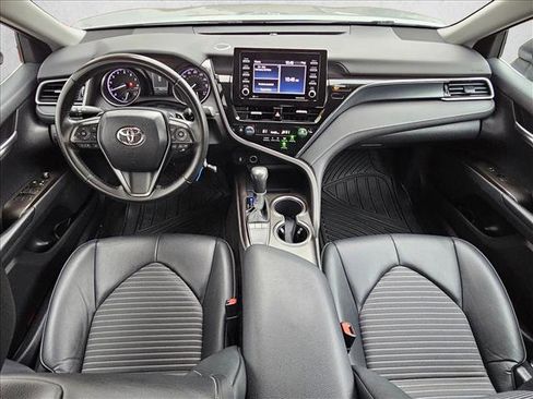 Used 2023 Toyota Camry SE image 17