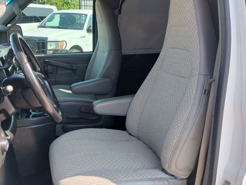 Used 2019 Chevrolet Express 3500 Extended w/ Driver Convenience Package image 32