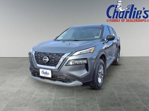 Used 2023 Nissan Rogue S image 1