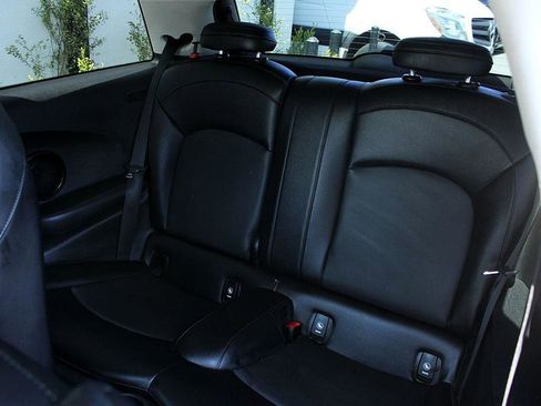 Used 2018 MINI Cooper S image 15