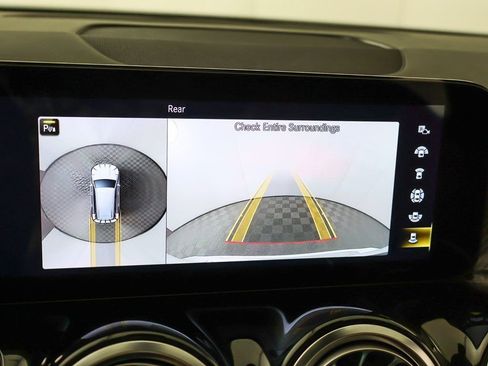 Used 2022 Mercedes-Benz GLB 35 AMG 4MATIC image 46