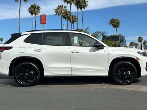 New 2026 Volkswagen Tiguan SE R-Line FWD image 4