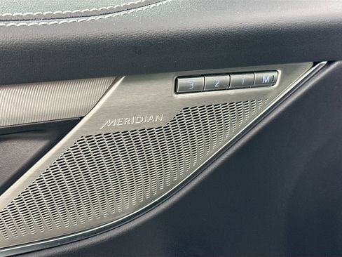 Used 2025 Jaguar F-PACE R-Dynamic S image 21