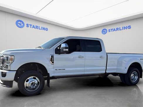 Used 2022 Ford F350 Platinum image 2