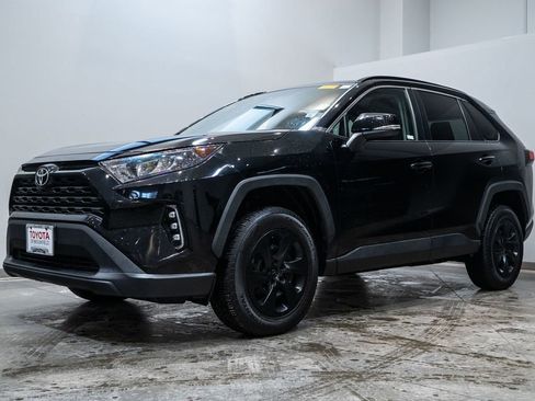 Used 2021 Toyota RAV4 LE image 3