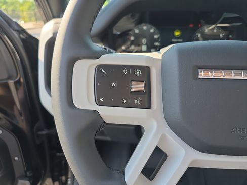 Used 2025 Land Rover Defender 110 S AWD/4WD image 32
