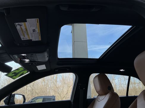 Used 2025 Cadillac XT4 Premium Luxury w/ Technology Package image 17