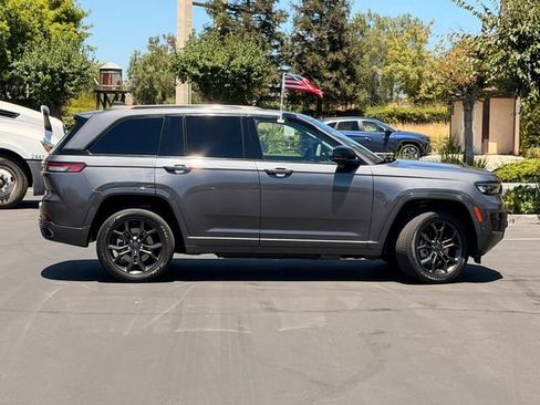 Used 2023 Jeep Grand Cherokee 30th Anniversary AWD/4WD image 4