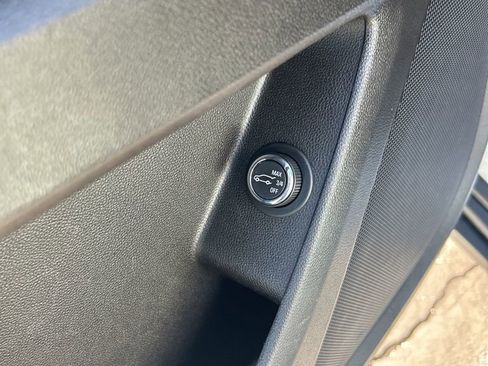 Used 2019 Chevrolet Traverse LT AWD/4WD image 27