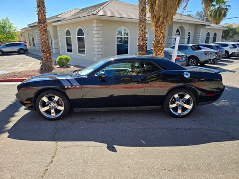 Used 2009 Dodge Challenger R/T image 4