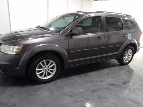 Used 2016 Dodge Journey SXT image 4