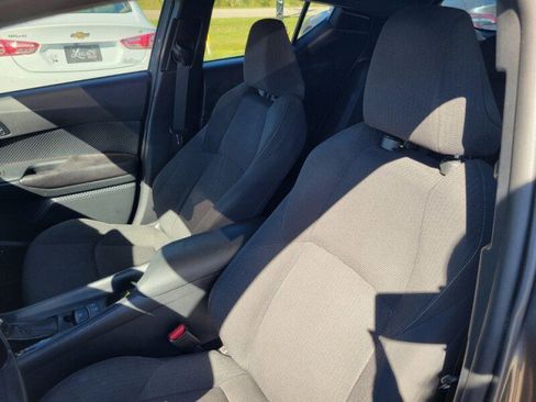 Used 2018 Toyota C-HR image 10