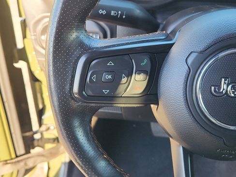 Used 2024 Jeep Gladiator Mojave image 16