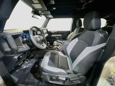 Used 2025 Ford Bronco 2-Door AWD/4WD image 14