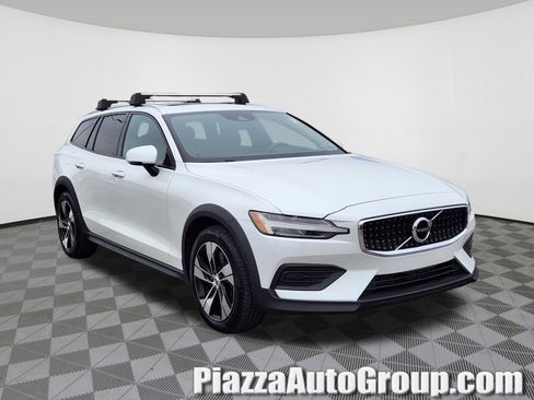 Used 2020 Volvo V60 T5 Cross Country w/ Protection Package Premier image 1