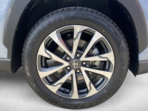 Certified 2024 Toyota Corolla Cross XLE w/ Convenience Package FWD image 14
