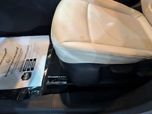 Used 2025 Buick Encore GX Sport Touring FWD image 24