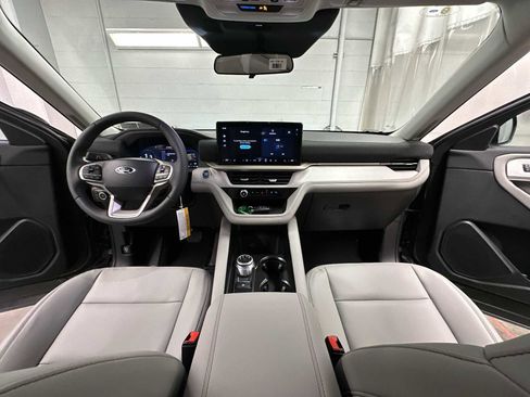 New 2026 Ford Explorer Active w/ Active Comfort Package image 21