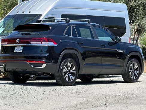 Used 2026 Volkswagen Atlas Cross Sport SE FWD image 4