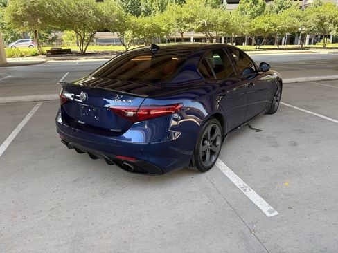 Used 2017 Alfa Romeo Giulia Ti w/ TI 19" Sport Package RWD image 6