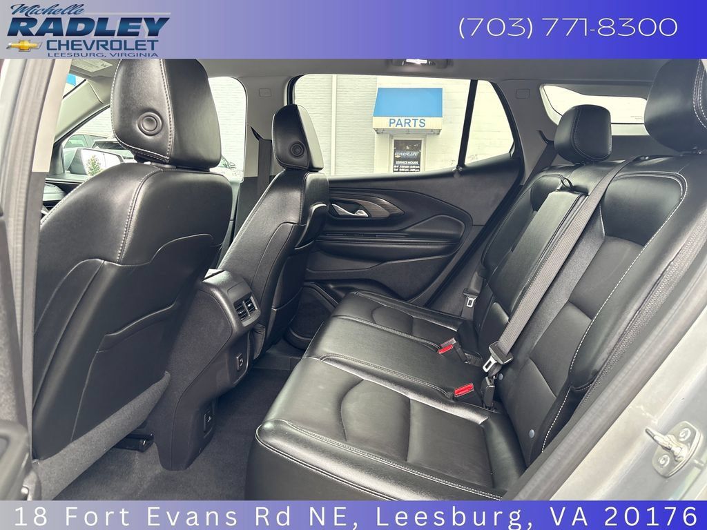 Used 2024 GMC Terrain SLT AWD/4WD image 24
