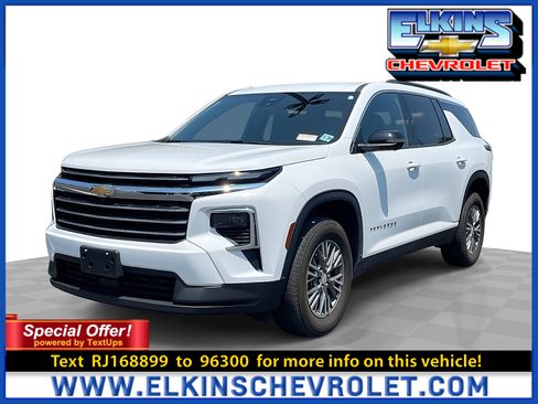 Certified 2024 Chevrolet Traverse LT AWD/4WD image 1