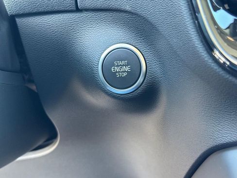 Used 2025 Volvo XC40 B5 Core w/ Protection Package Premier image 17