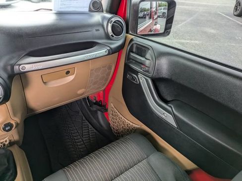 Used 2012 Jeep Wrangler Unlimited Sahara AWD/4WD image 17