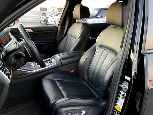 Used 2020 BMW X7 xDrive40i w/ M Sport Package image 8