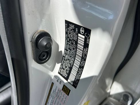 Used 2013 Toyota Prius V Five FWD image 10