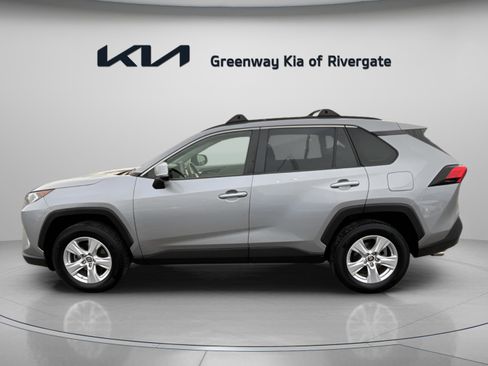 Used 2019 Toyota RAV4 XLE w/ Phone Cable & Charge Package image 4