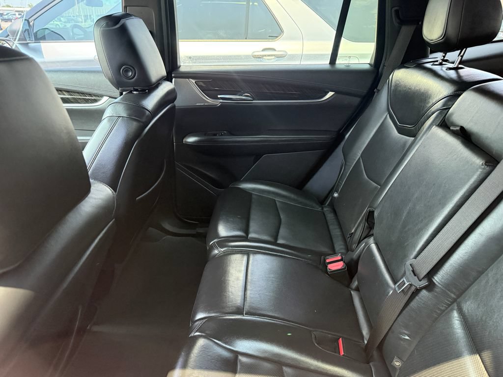 Used 2020 Cadillac XT6 Premium Luxury FWD image 4