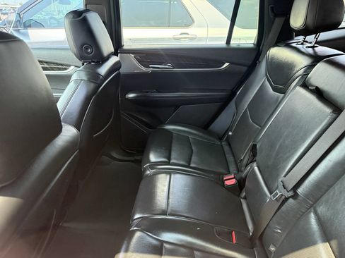 Used 2020 Cadillac XT6 Premium Luxury FWD image 4