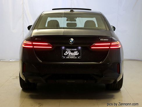 Used 2026 BMW 530i xDrive w/ M Sport Package image 7