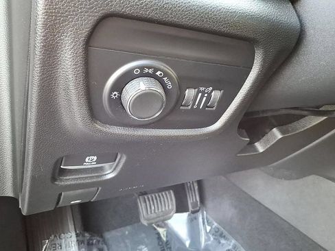 Used 2024 Jeep Grand Cherokee Altitude AWD/4WD image 12