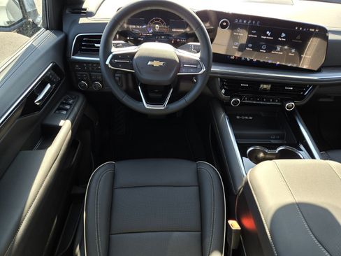New 2026 Chevrolet Suburban Premier image 11