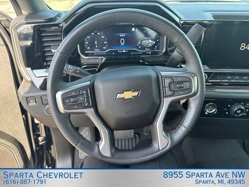 Used 2023 Chevrolet Silverado 1500 LT AWD/4WD image 21