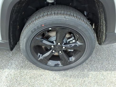 New 2025 Jeep Grand Cherokee L Altitude image 8