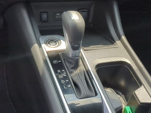 Used 2024 Nissan Sentra SV FWD image 24
