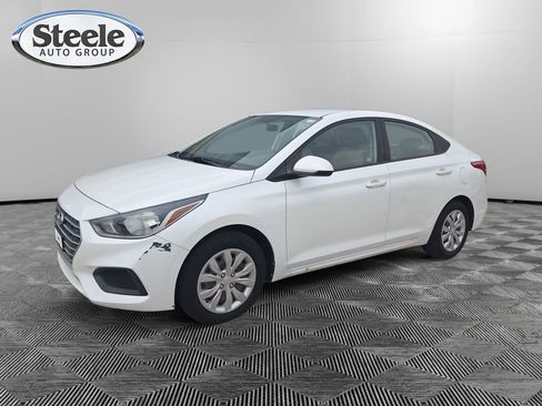 Used 2020 Hyundai Accent SE image 1