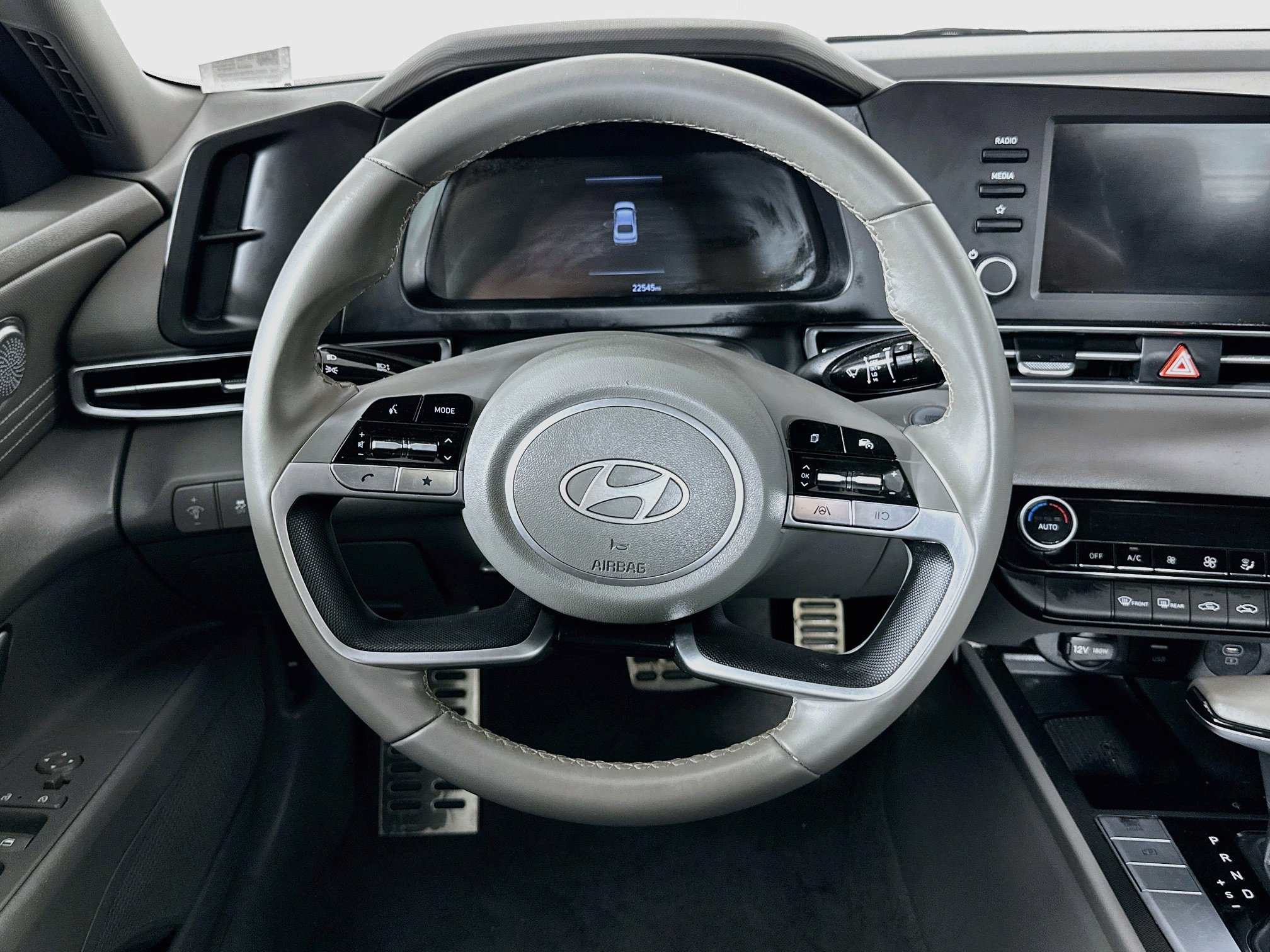 Used 2025 Hyundai Elantra Sport FWD image 18