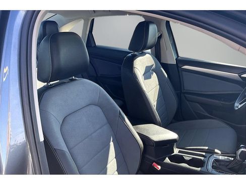 Used 2025 Volkswagen Jetta SE FWD image 23
